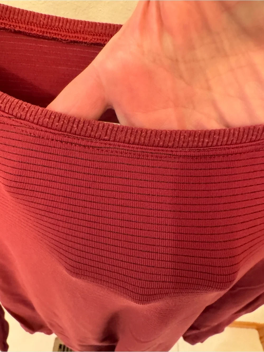 lululemon athletica Long Sleeve Ribbed Tunic in maroon with black lines size 8